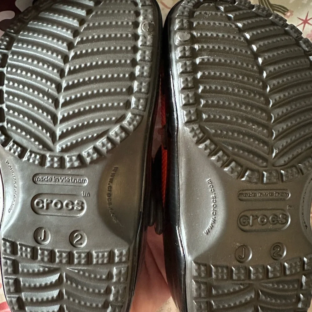 Crocs reeses classic‎ clogs kids size j2 new